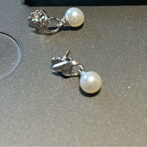 NWOT White gold and pearl earrings